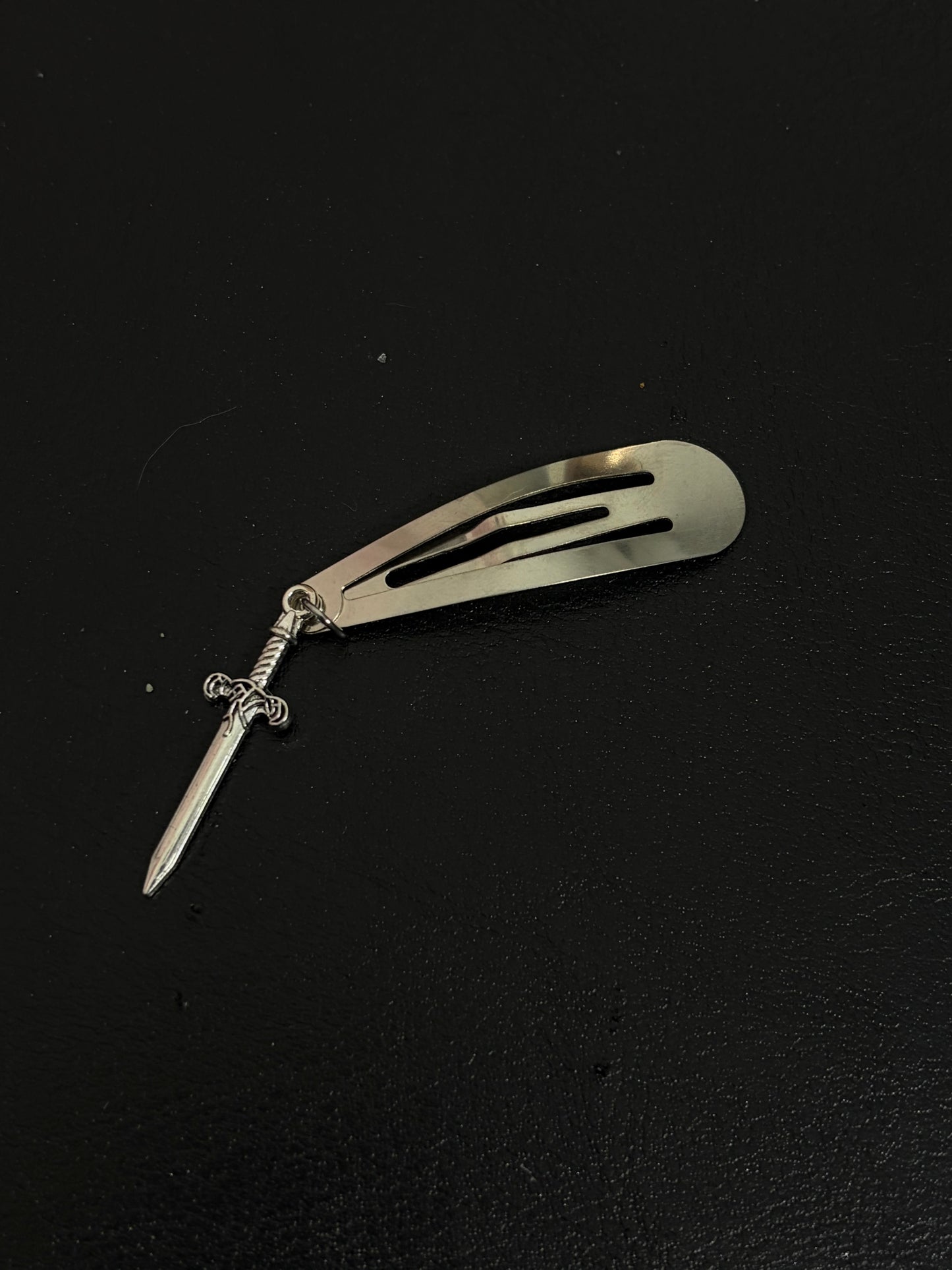 BARRETTE ÉPÉE