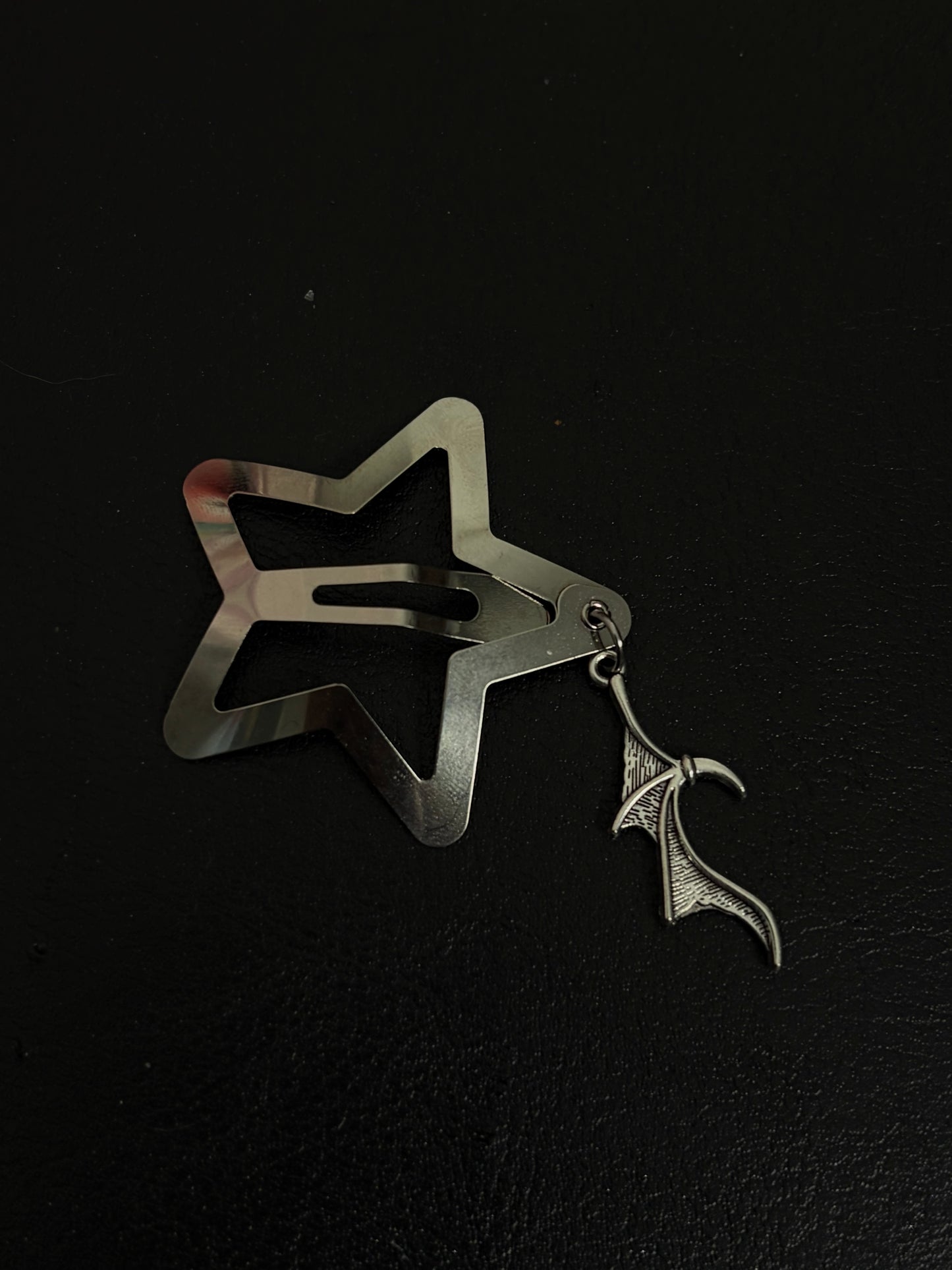 BARRETTE ÉTOILE AILES DRAGON