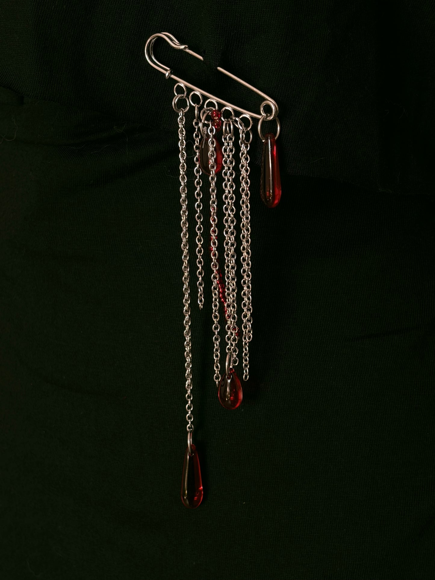 BROCHE BLOOD
