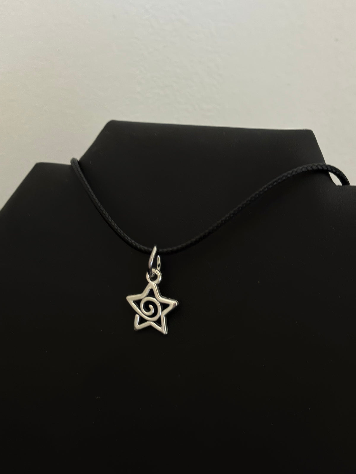 COLLIER CORDE ÉTOILE