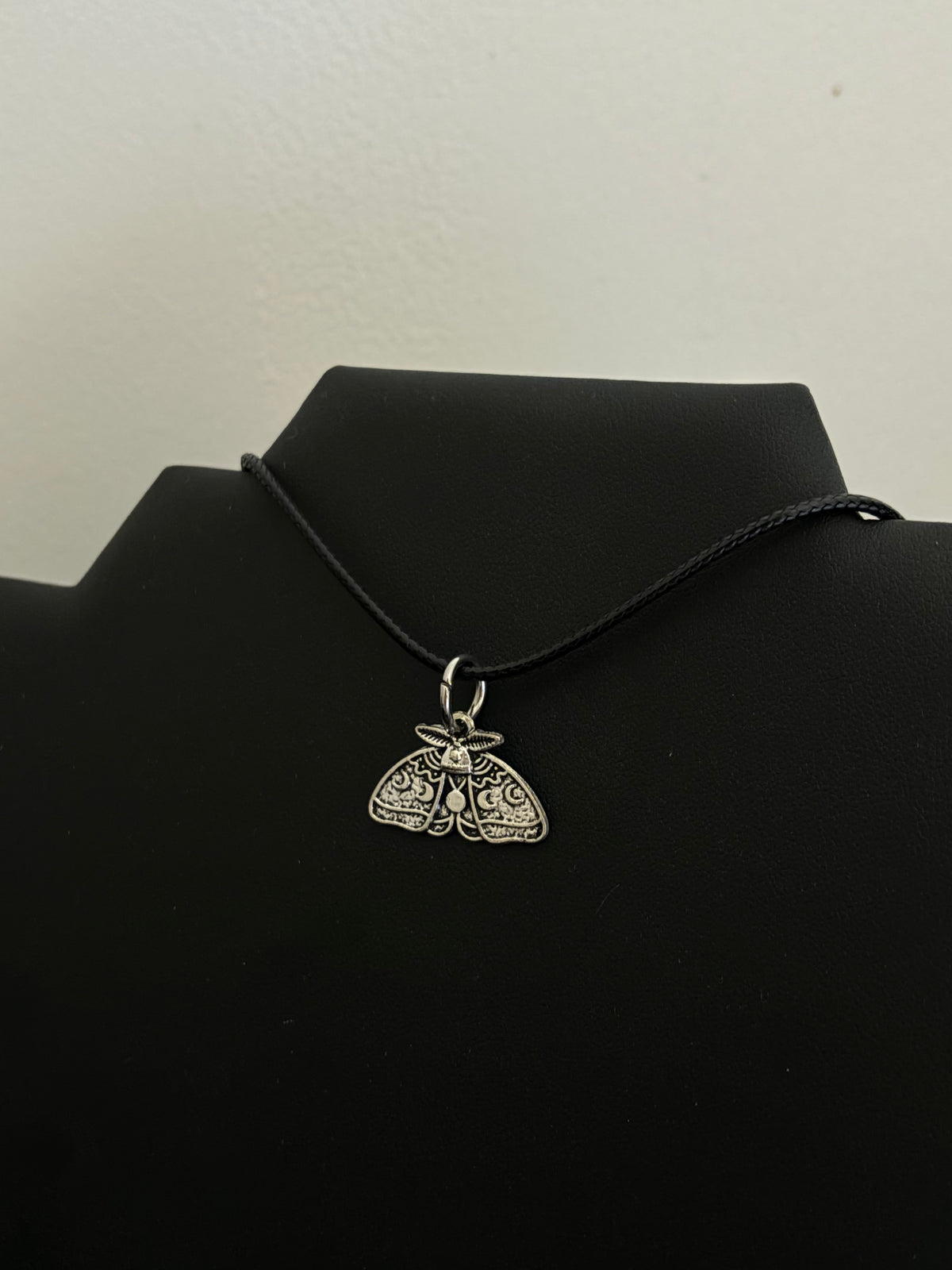 COLLIER CORDE PAPILLOMBRE